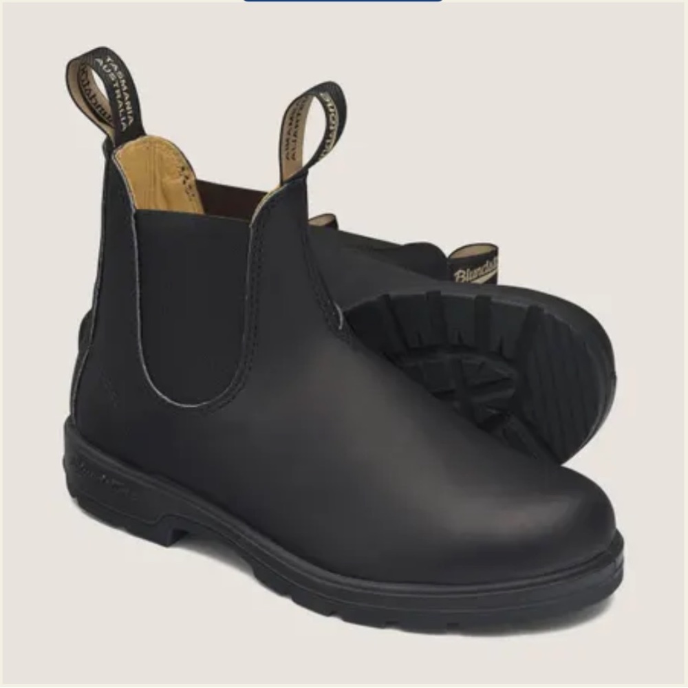 Black Blundstones size 4 aus #558
